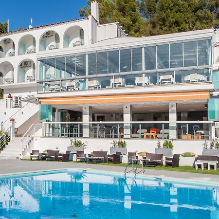 Hotel Punta מלון