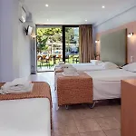 Hotel Punta 4*