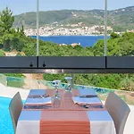 Hotel Punta 4*